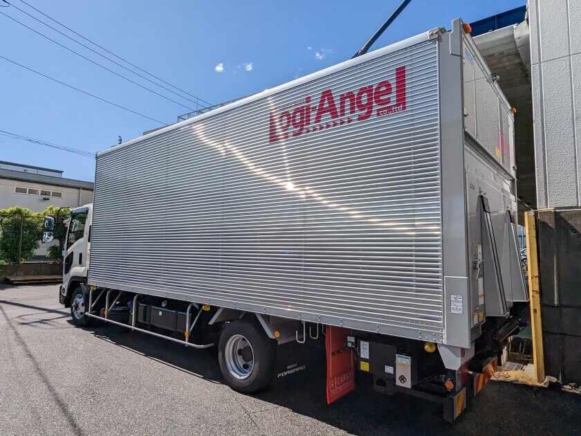 ロジ・エンジェル株式会社の制服1