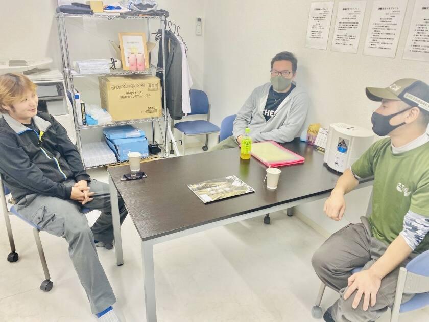 株式会社カドラスエクスプレスの制服3
