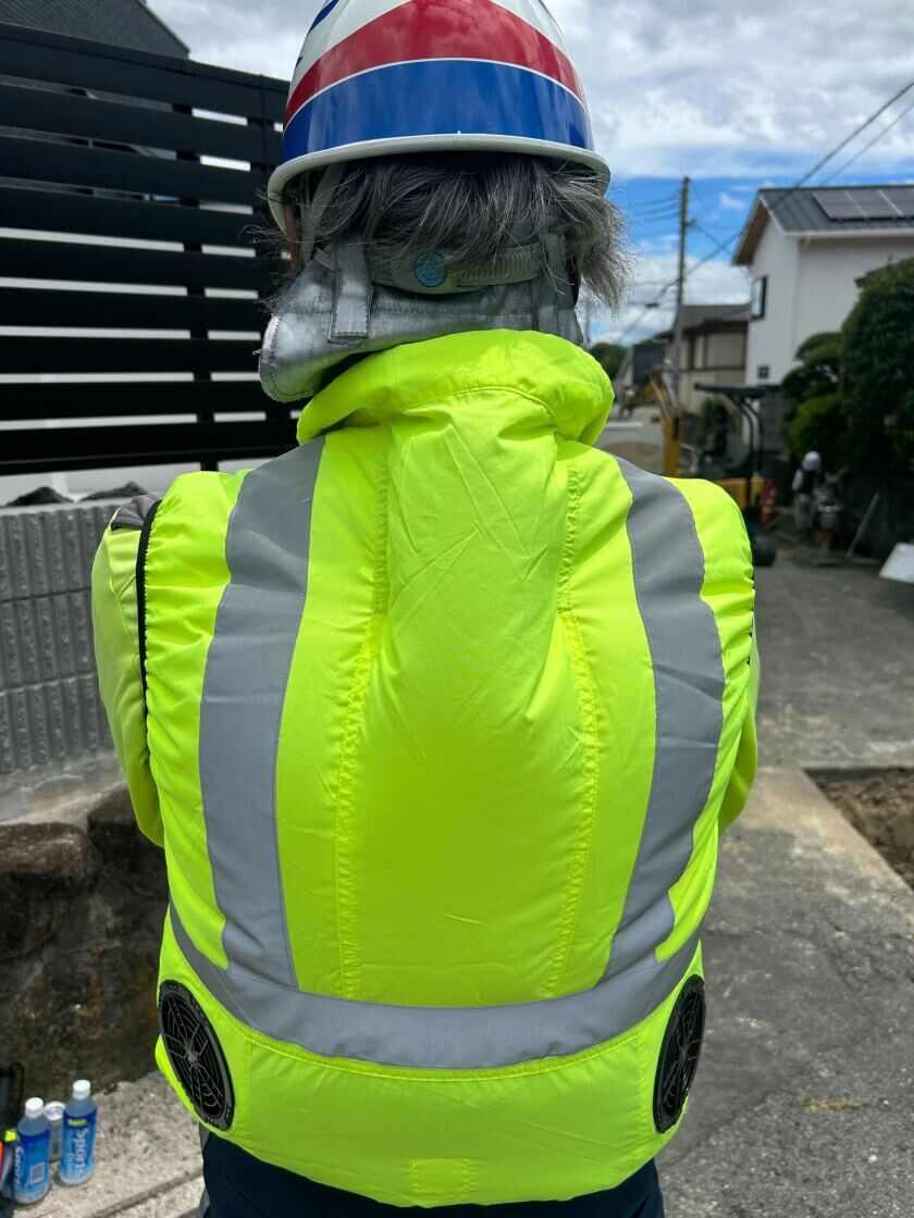 アースリライアンス株式会社の制服3