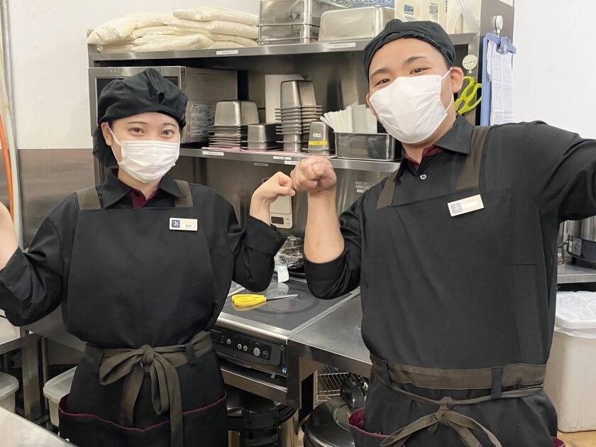 ザ・どん イオンモール広島府中店の制服2