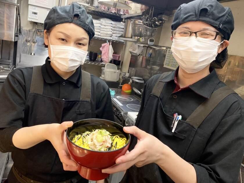 麺乃庄 ザ・どん ゆめタウン広島店の制服3