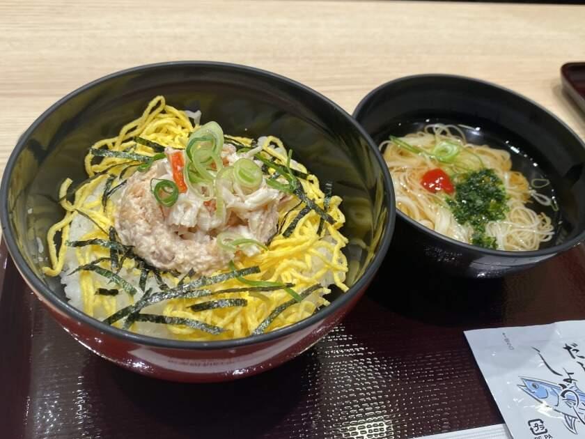 麺乃庄 ザ・どん ゆめタウン広島店の制服5