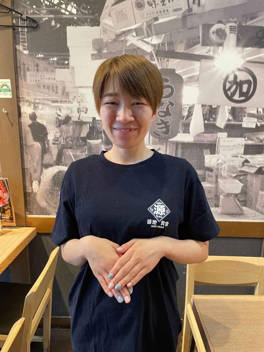 築地食堂 源ちゃん 川崎アゼリア店の制服1