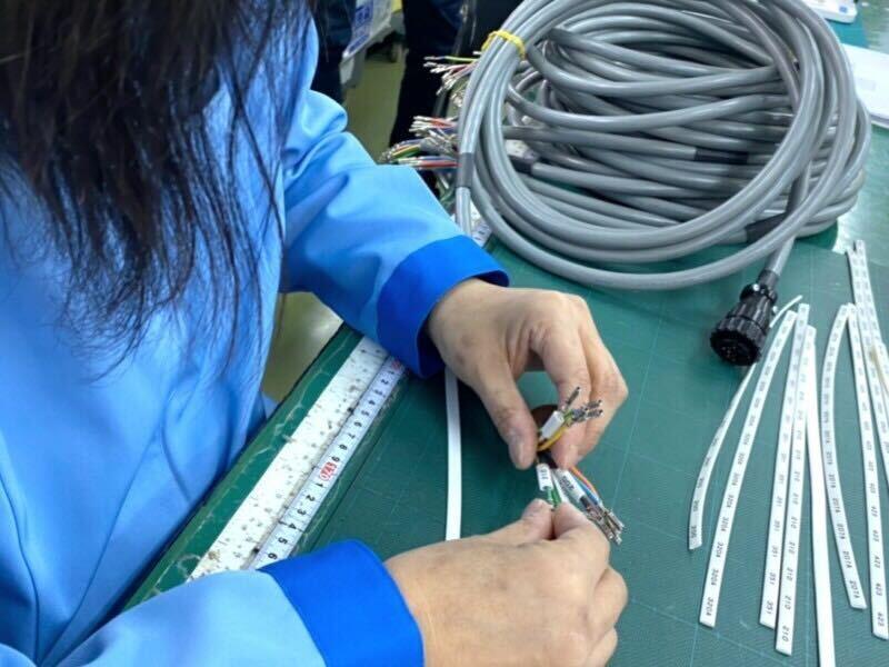 株式会社滝沢電機の制服5