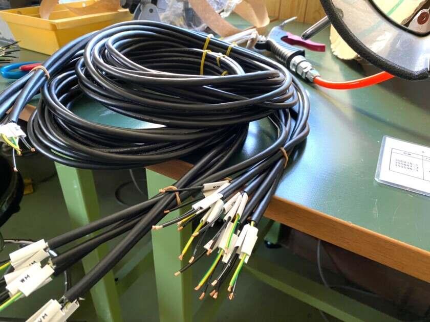 株式会社滝沢電機の制服4