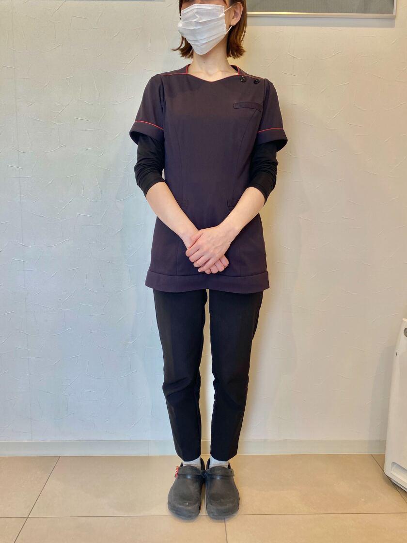 白石デンタルクリニックの制服1