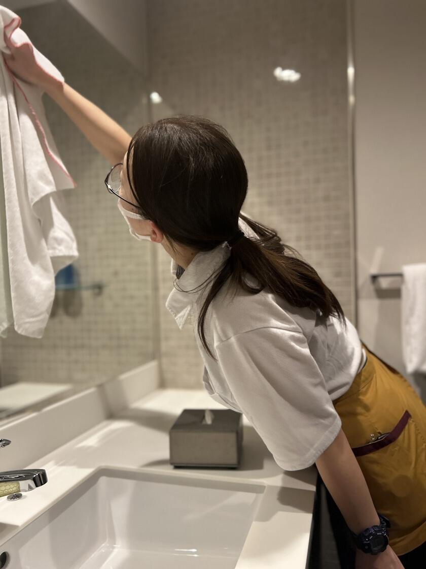 クインテッサホテル大阪ベイの制服2