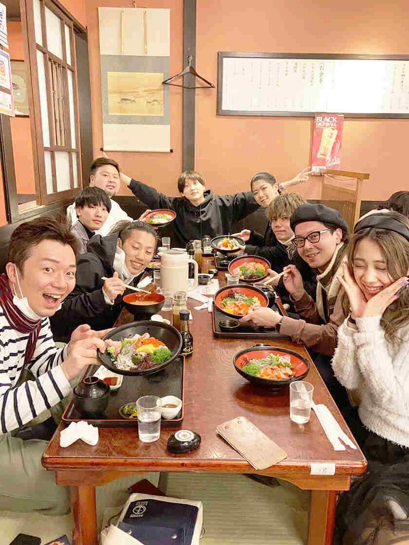 株式会社Groovy Journey(グルービージャーニー)の制服1