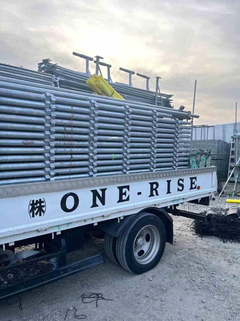 株式会社ワンライズ 採用担当の制服4