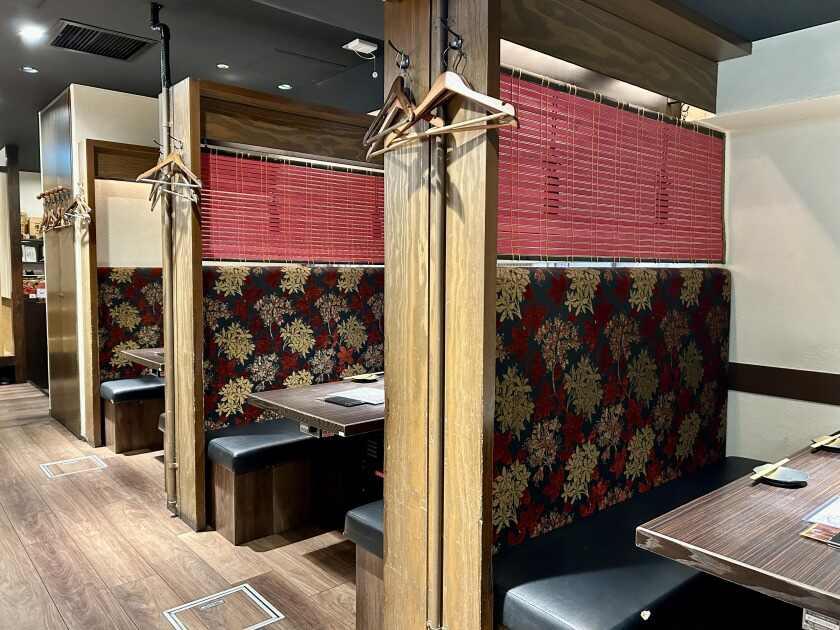 板前焼肉一笑 梅田茶屋町店の制服7