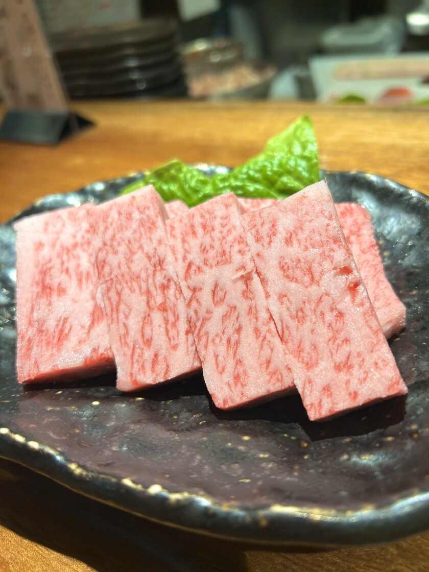 板前焼肉一笑 梅田茶屋町店の制服8