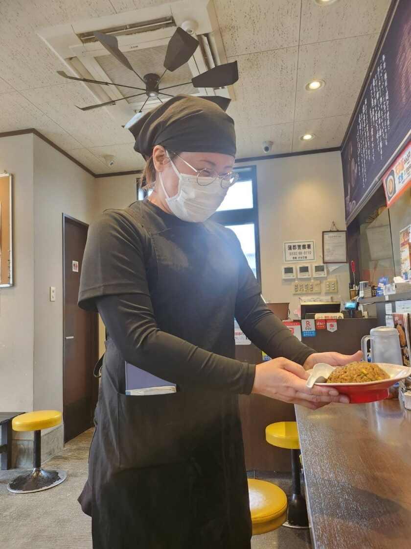 来来亭 蒲郡店の制服2