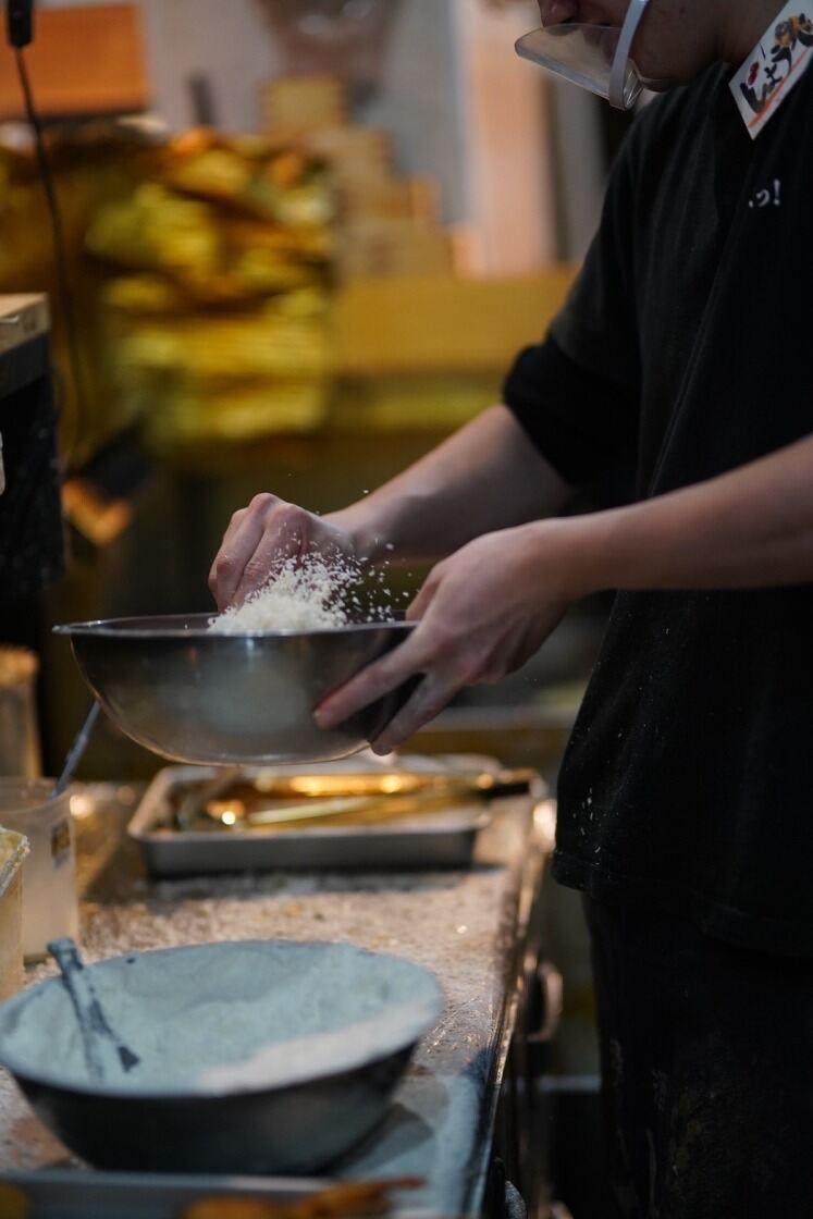 京串揚げとお酒 あいよっ! 西院駅店の制服4