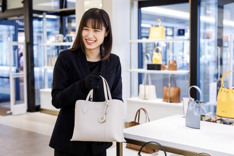 FURLA御殿場アウトレットの仕事画像1