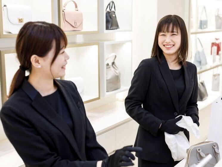 FURLA 三井アウトレットパーク ジャズドリーム長島店の制服1
