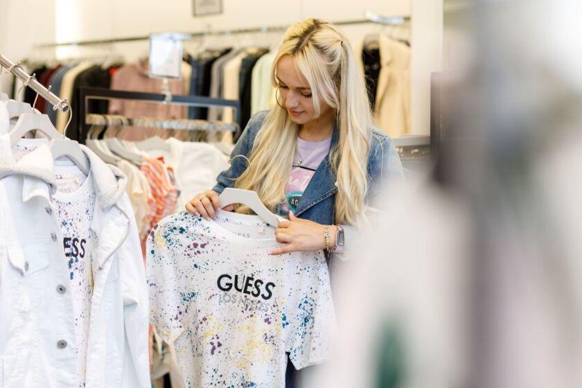 株式会社SKYSCAPE / SKY GUESS 木更津アウトレットの制服1