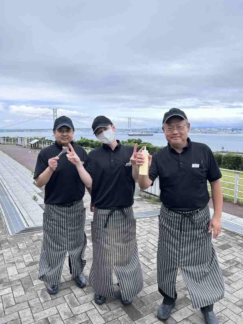 フードコート淡路SA下り線の制服3