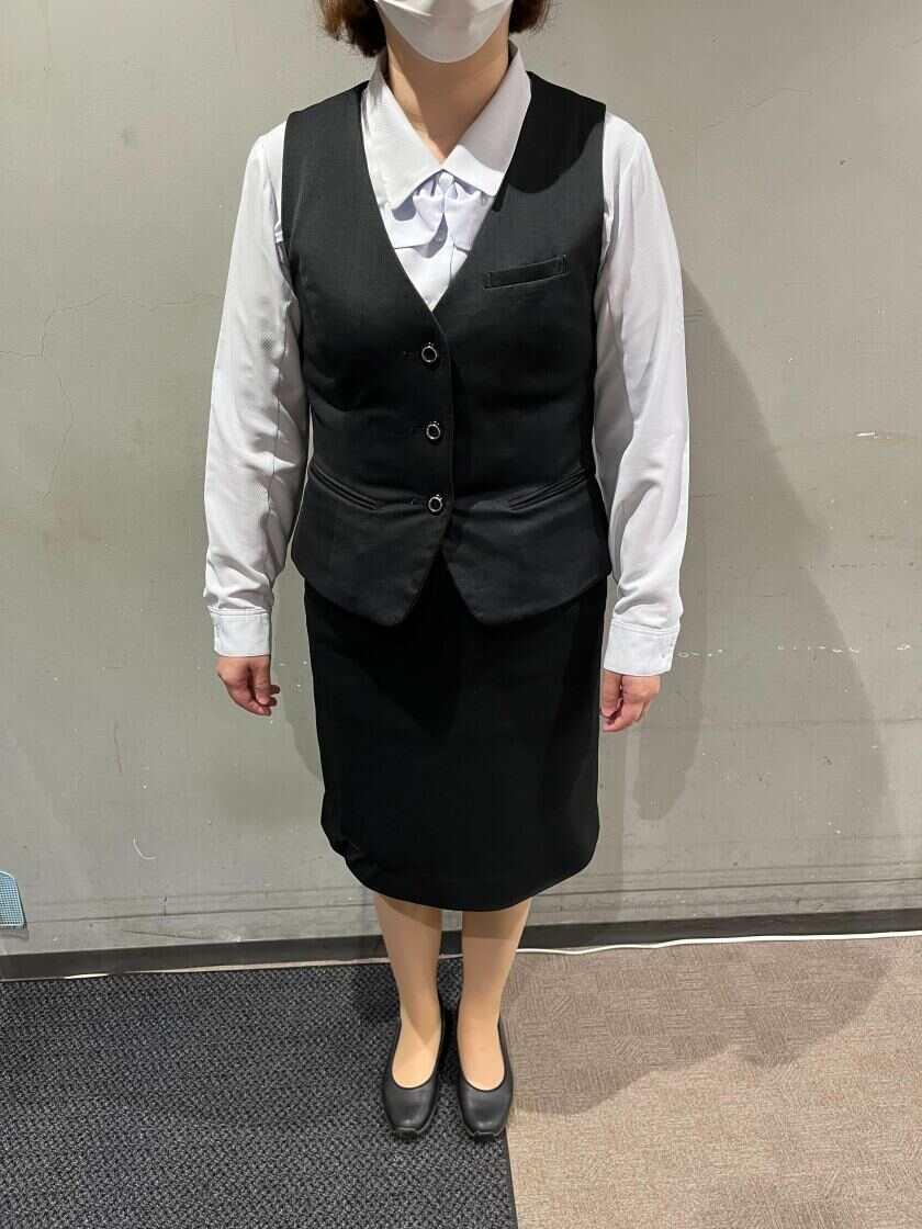 洲本ゴルフ倶楽部 レストランの制服1