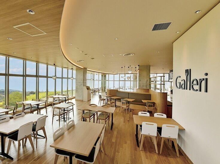 ユーアールエー株式会社の制服1