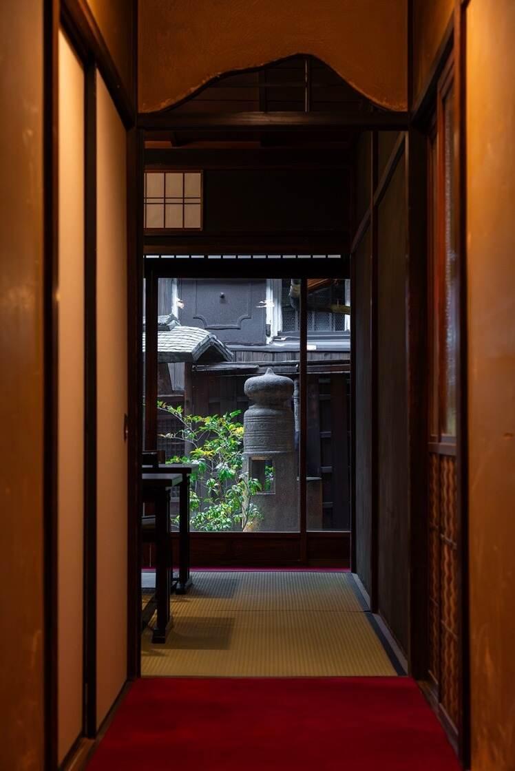 \2025年6月末日OPEN!/すき焼き 京都 肉のひろ重 八百屋の制服2