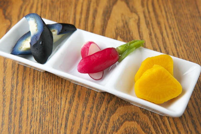 錦市場 肉のひろ重の制服5