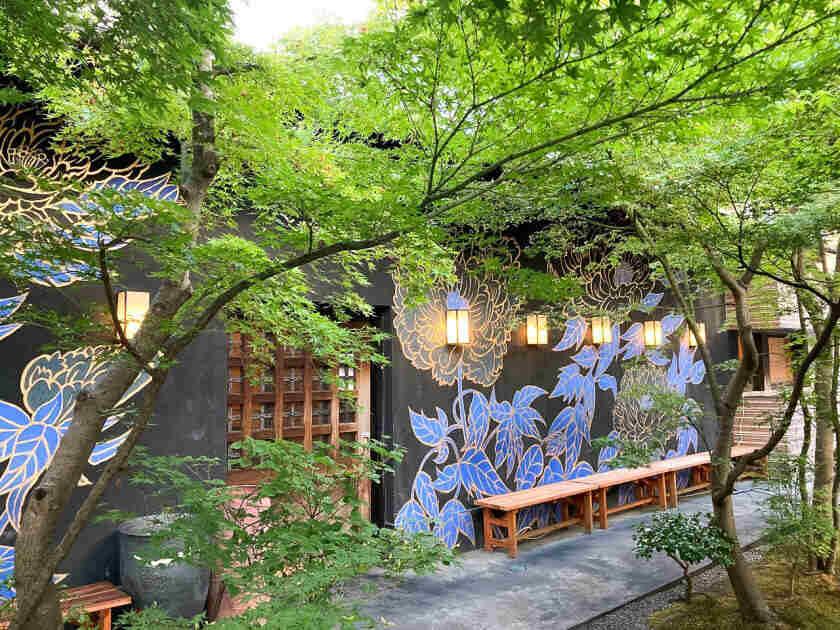 eXcafe 京都嵐山本店の制服1