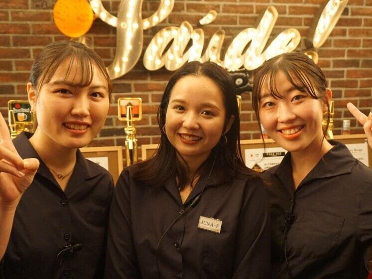 シュラスコ&ビアバー GOCCHI BATTA 池袋店の制服4