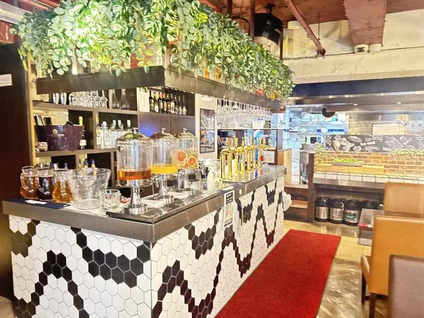 シュラスコ&ビアバー GOCCHI BATTA 門前仲町店の制服4