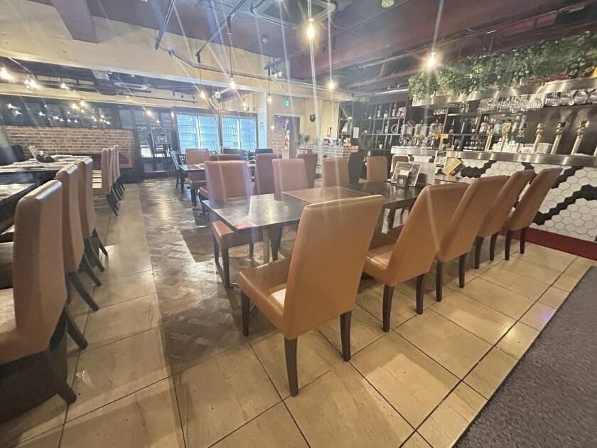 シュラスコ&ビアバー GOCCHI BATTA 門前仲町店の制服6