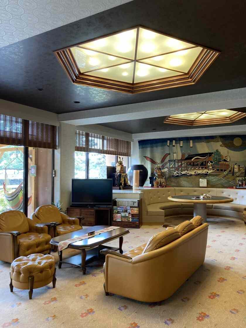 宮島シーサイドホテルの制服2