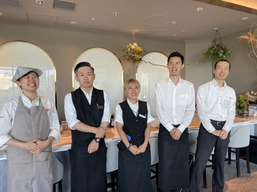 シンガポール・シーフード・リパブリック 東京の制服2