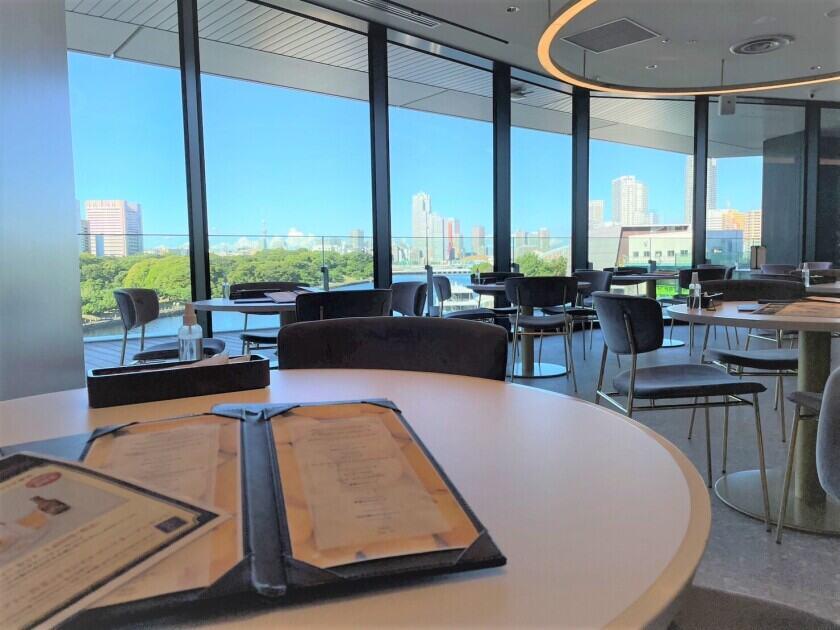 シンガポール・シーフード・リパブリック 東京の制服3