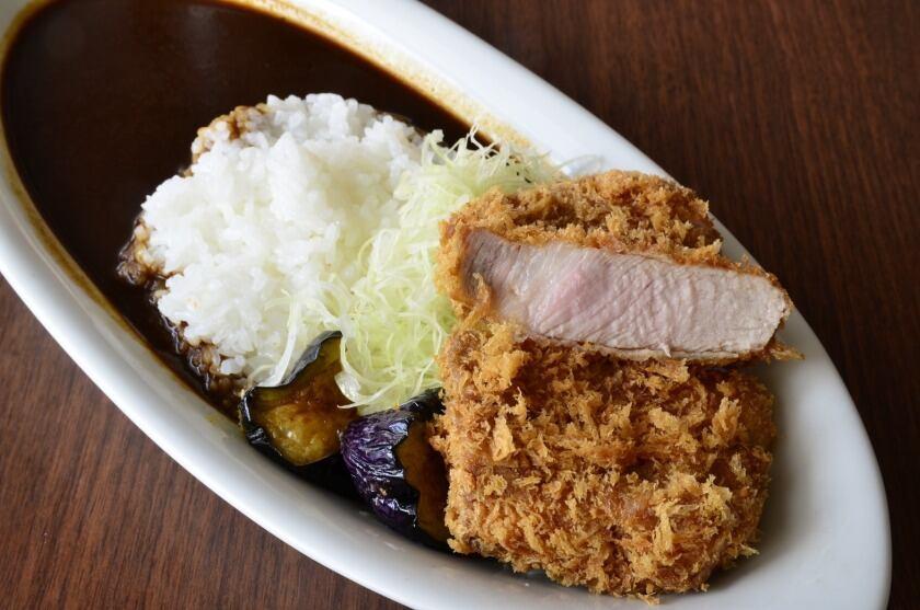 旬香亭 丸の内の制服5