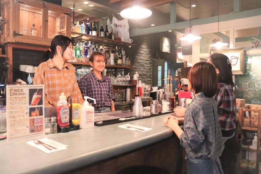 アメリカンレストラン&カフェ バビーズ 株式会社M・R・Sの制服5