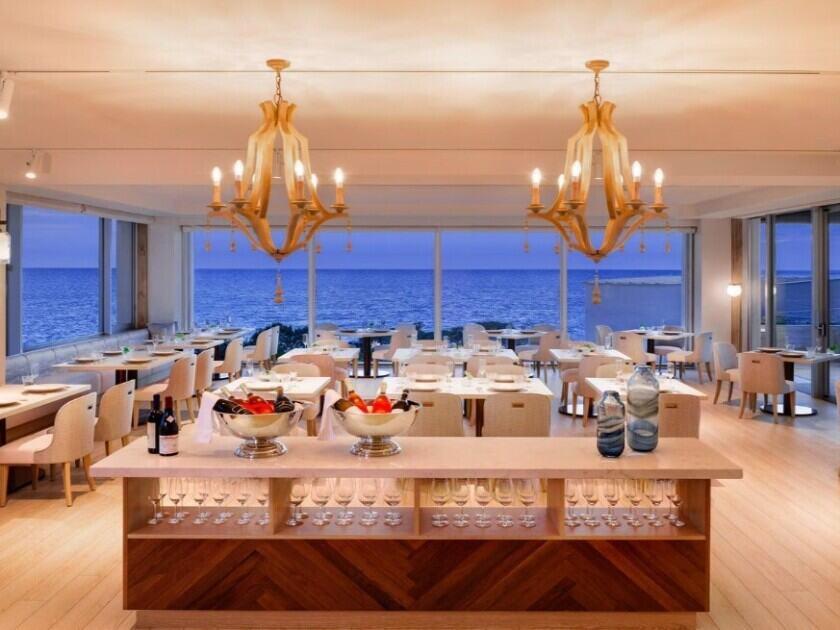 寒い季節を避けて沖縄へ!心と体をリフレッシュの制服2