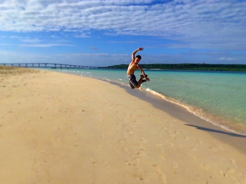 交通費支給/市街地の住み込み/ワンルームタイプの寮の制服2