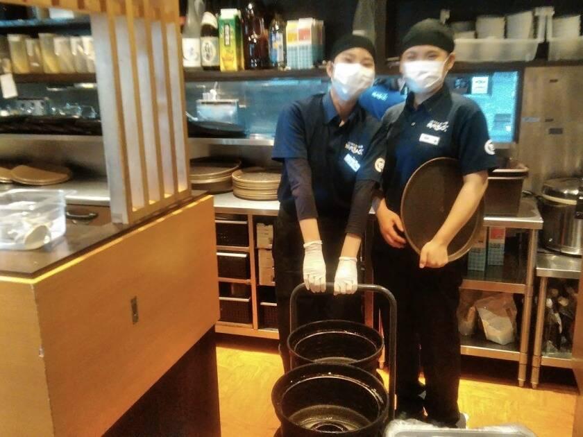 焼肉きんぐ 和歌山北店の制服1