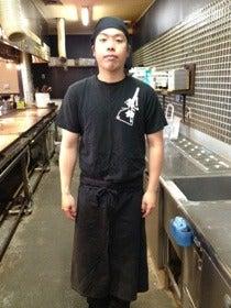 銀の卵 名張店の制服3