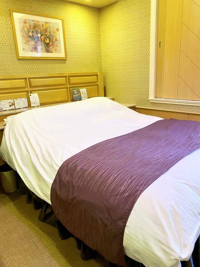 ホテルファインガーデン梅田店の制服5