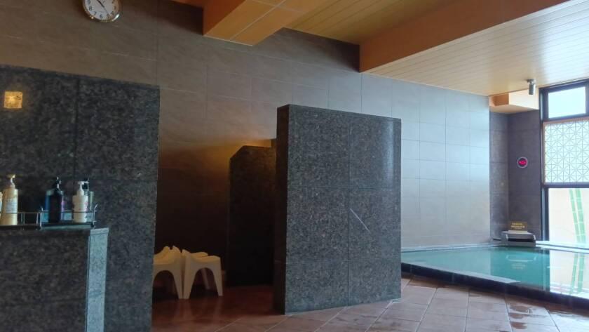 道後プリンスホテル(株式会社アストラストコンサルティング)の制服4