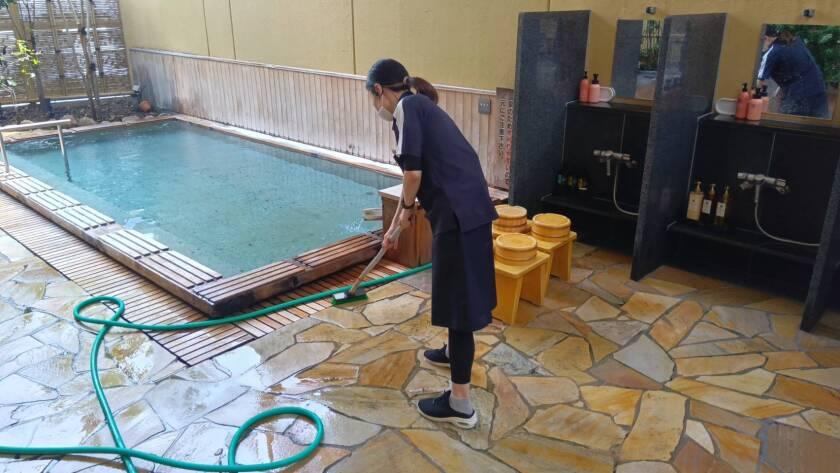 道後プリンスホテル(株式会社アストラストコンサルティング)の制服5