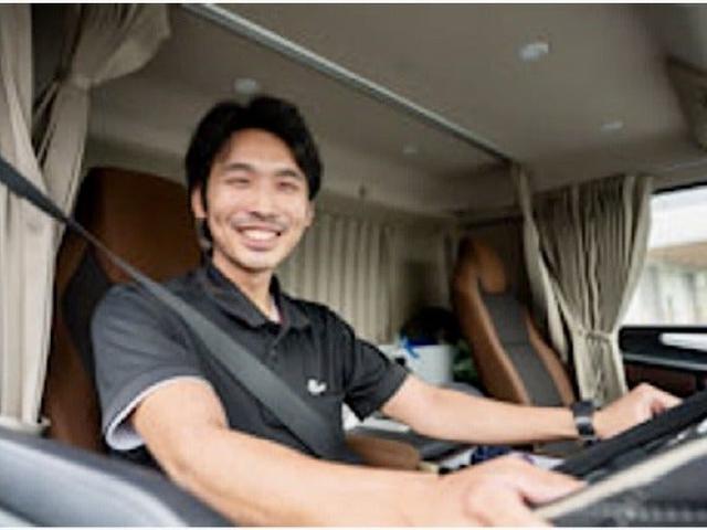 トラックは1人1台専用。仕事が終われば定時前に帰れることも。(軽作業・物流、糟屋郡須惠町)のイメージ画像