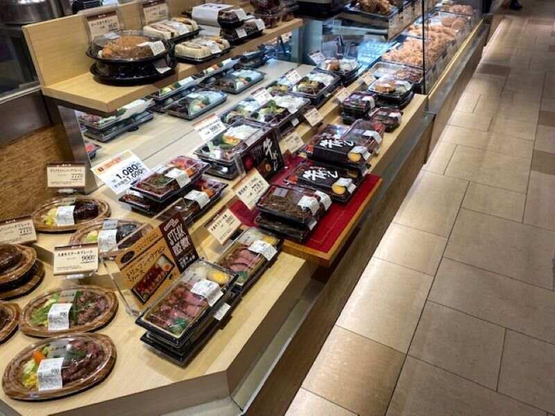 お肉屋さんの惣菜 かつヰ 大井阪急店の仕事画像2