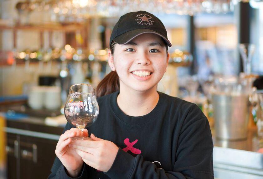 ウィズ クラフト ビアアンドフードの制服1