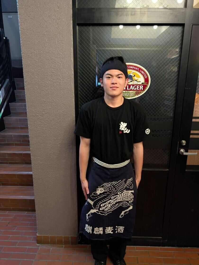 焼鳥居酒屋 吉鳥 大船店の制服2