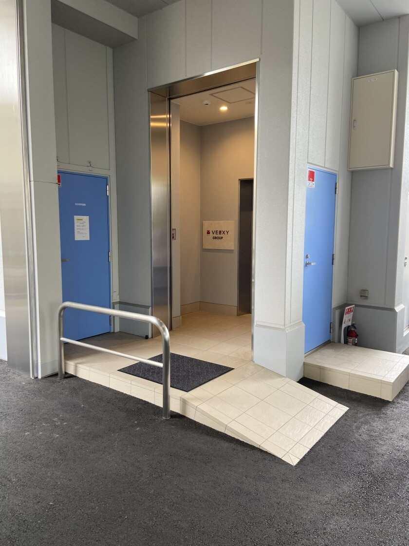 株式会社ベルクシーアルファの制服5