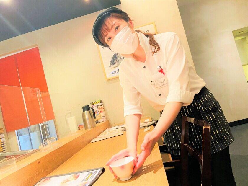 魚マルシェ 2号店の制服1