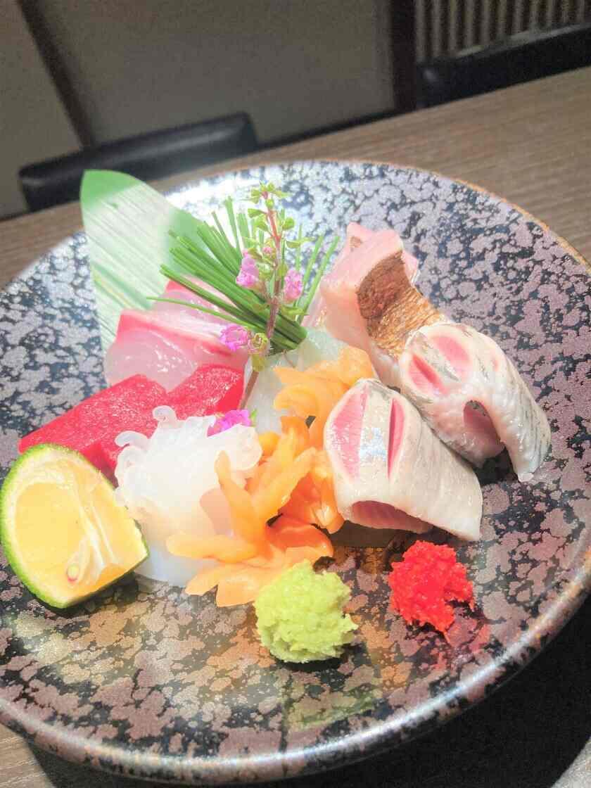 SUSHI BAR YAMAの制服3