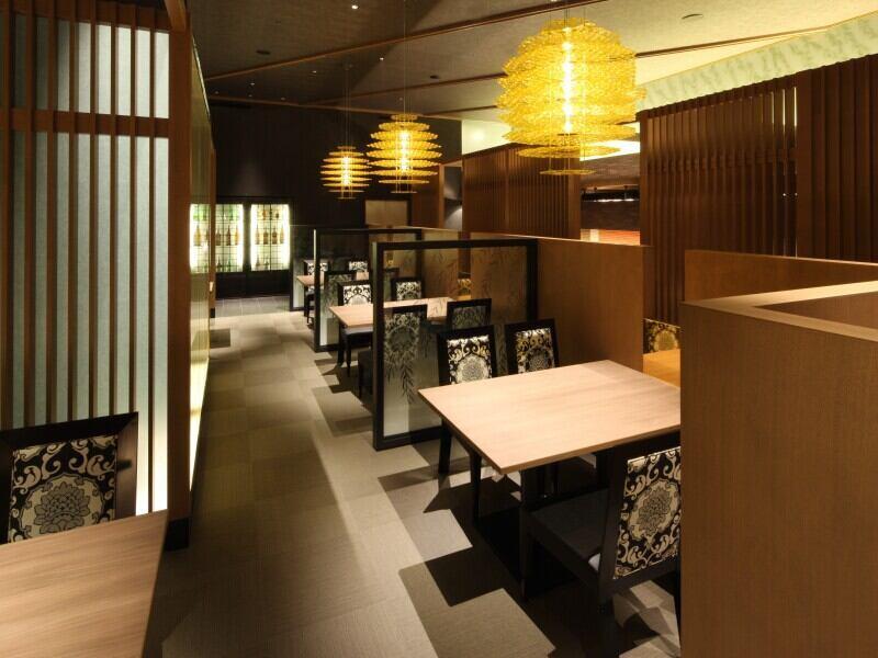 ANA クラウンプラザホテル新潟の制服3