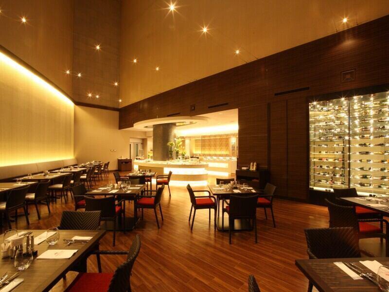 ANA クラウンプラザホテル新潟の制服1